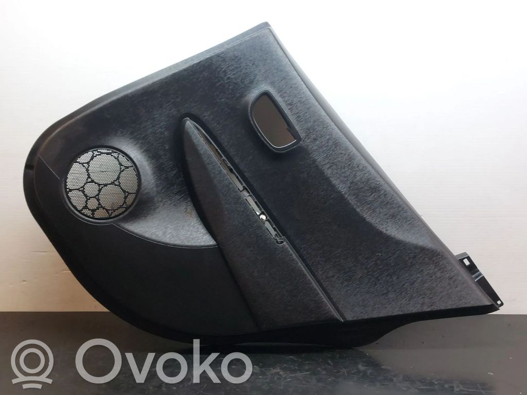 Toyota Yaris Boczki / Poszycie drzwi tylnych 