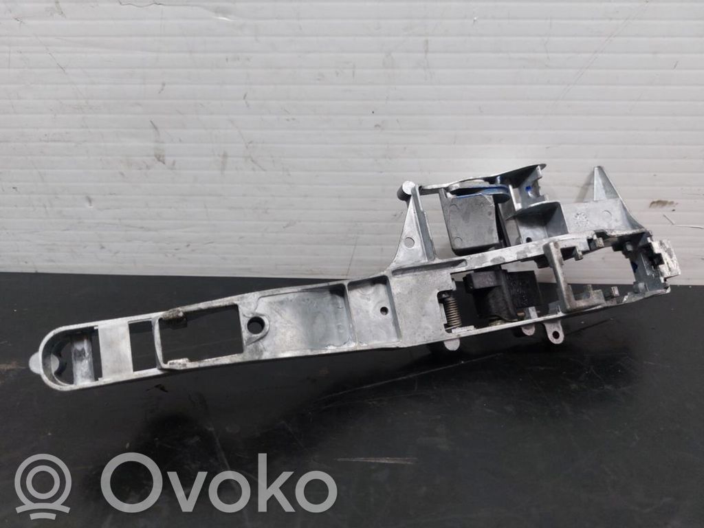 Peugeot Partner Etuoven sisäkahvan kehys 