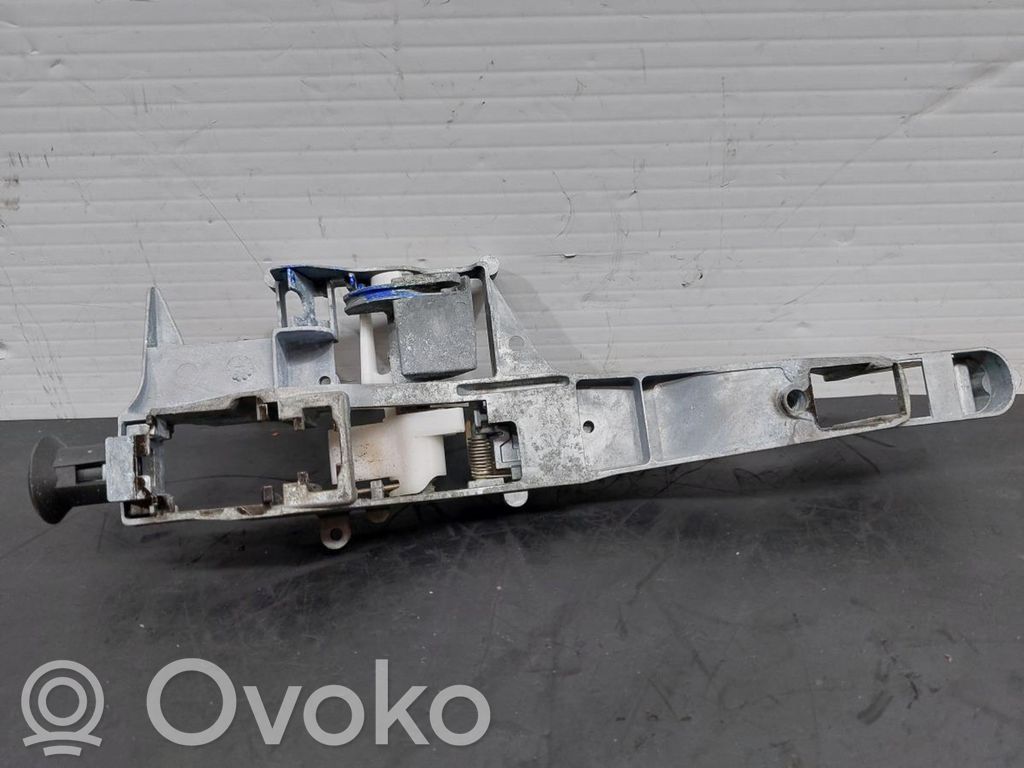 Peugeot RCZ Etuoven sisäkahvan kehys 