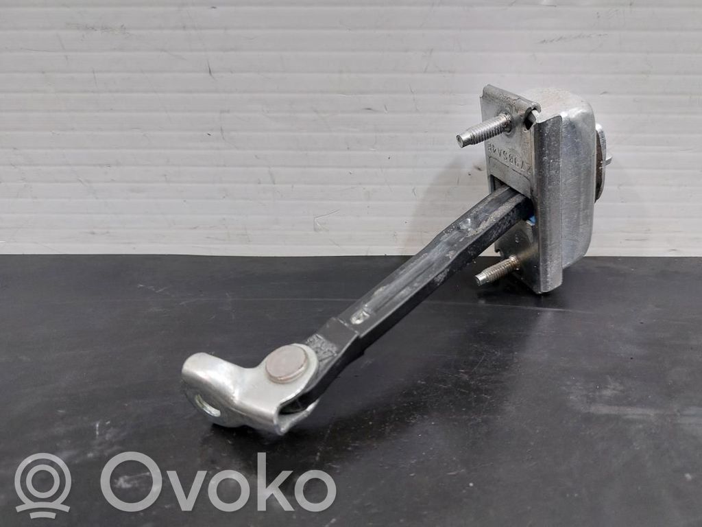 Tope freno de puerta trasera   686300F010