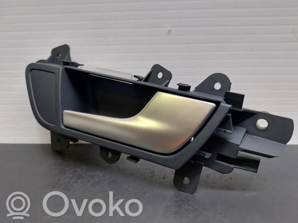 Manecilla interna puerta trasera   8K0839020