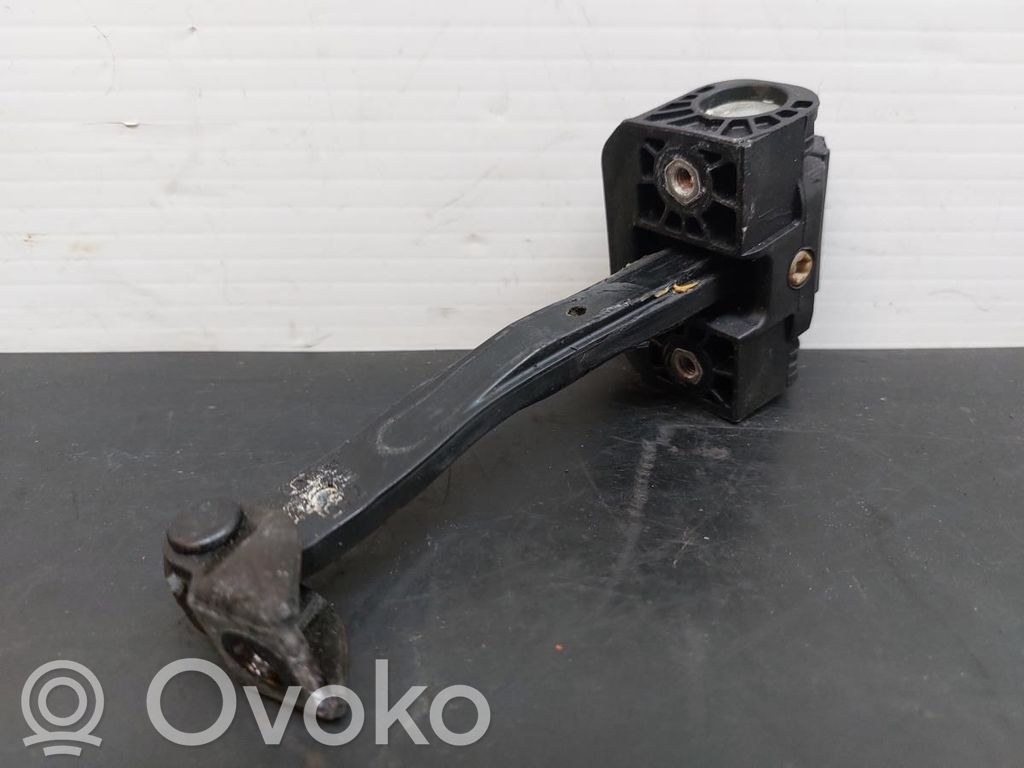 BMW 7 G11 G12 Etuoven pidätin 