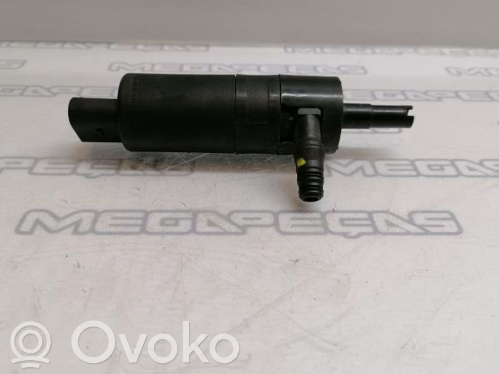 Windscreen/windshield washer pump   8377428