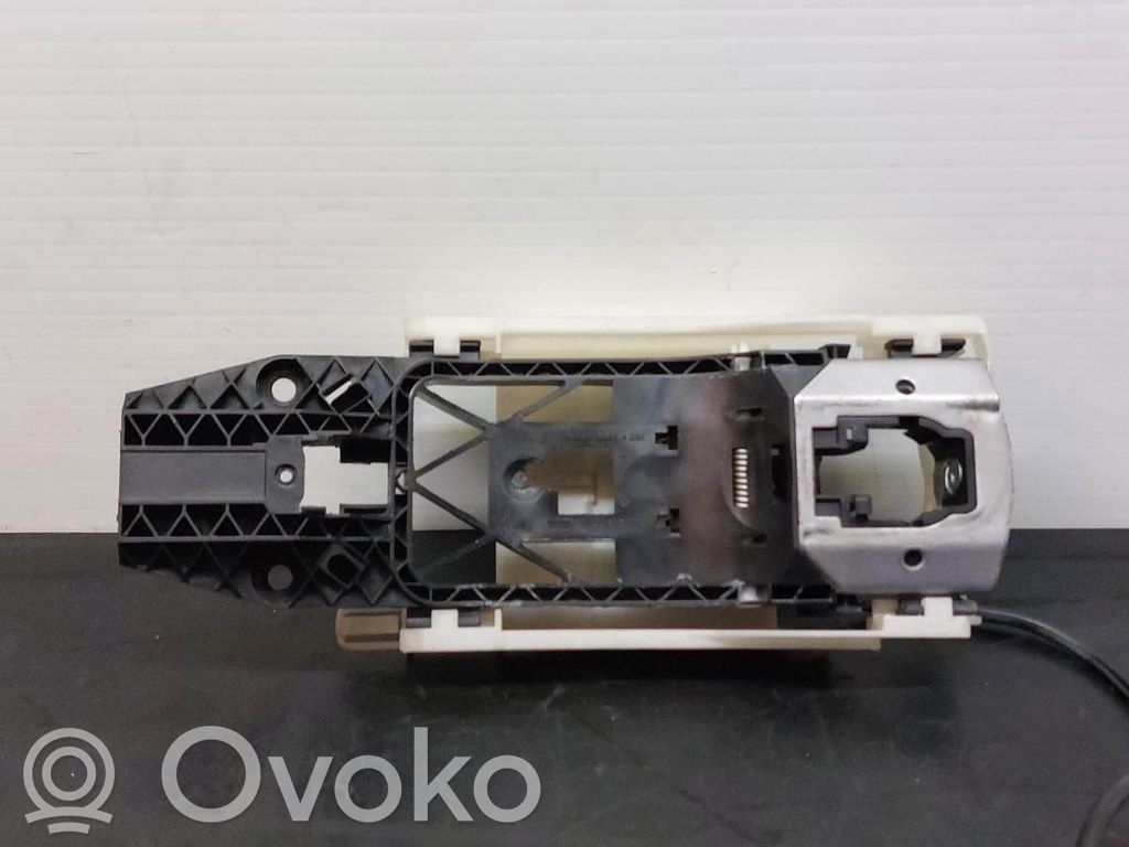 Porsche Cayenne (92A) Etuoven sisäkahvan kehys 