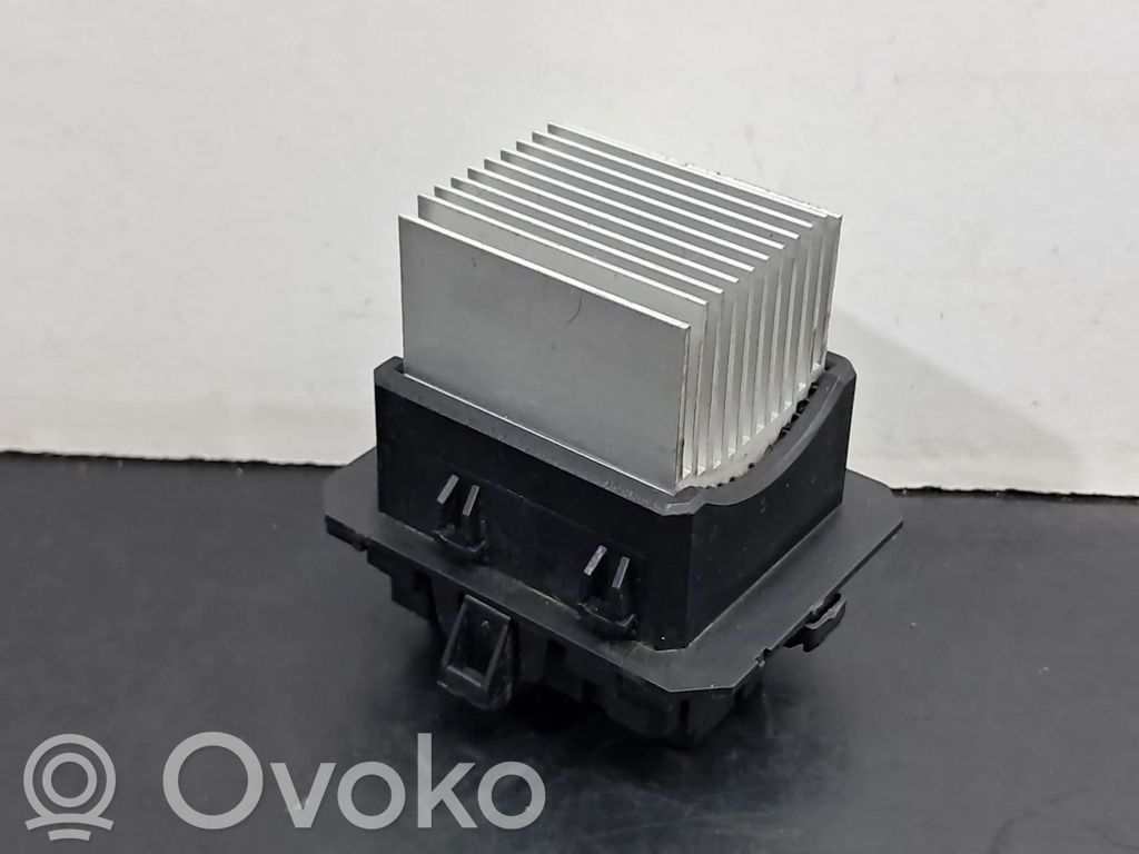 Peugeot 208 I Relais de commande ventilateur chauffage 