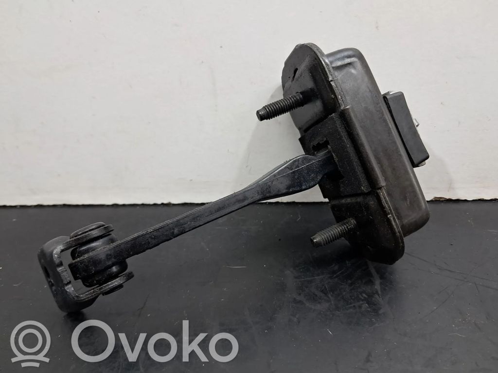 Peugeot 208 I Takaoven pidätin 