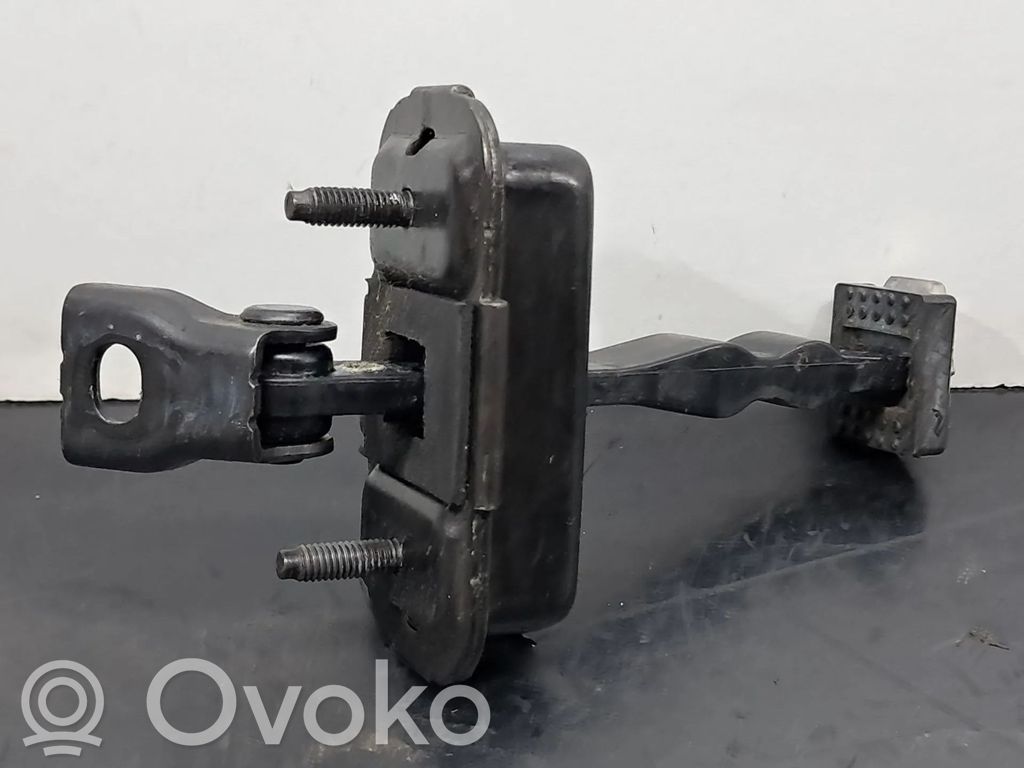Peugeot 208 I Takaoven pidätin 