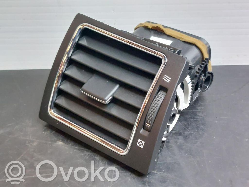 Toyota Avensis T270 Griglia di ventilazione centrale cruscotto 