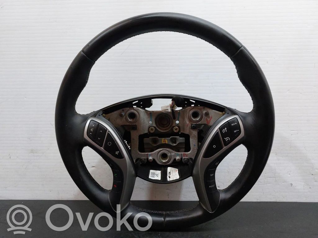 Hyundai i30 Ohjauspyörä 