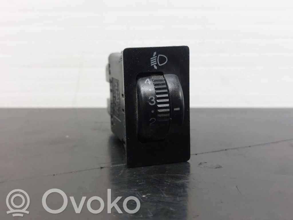 Toyota Corolla Verso E121 Light switch 