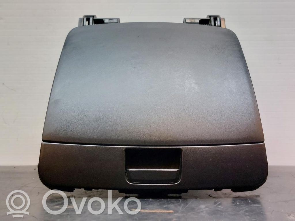 Guantera   847702L000