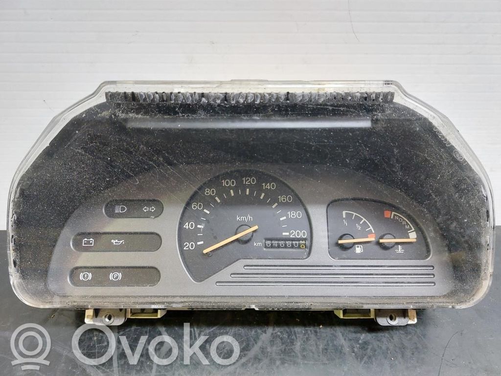Geschwindigkeitsmesser Cockpit   89FB10848AB