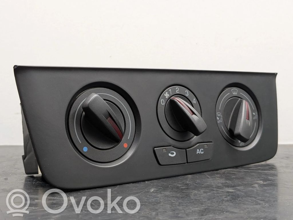 Panel klimatyzacji   6J0820045