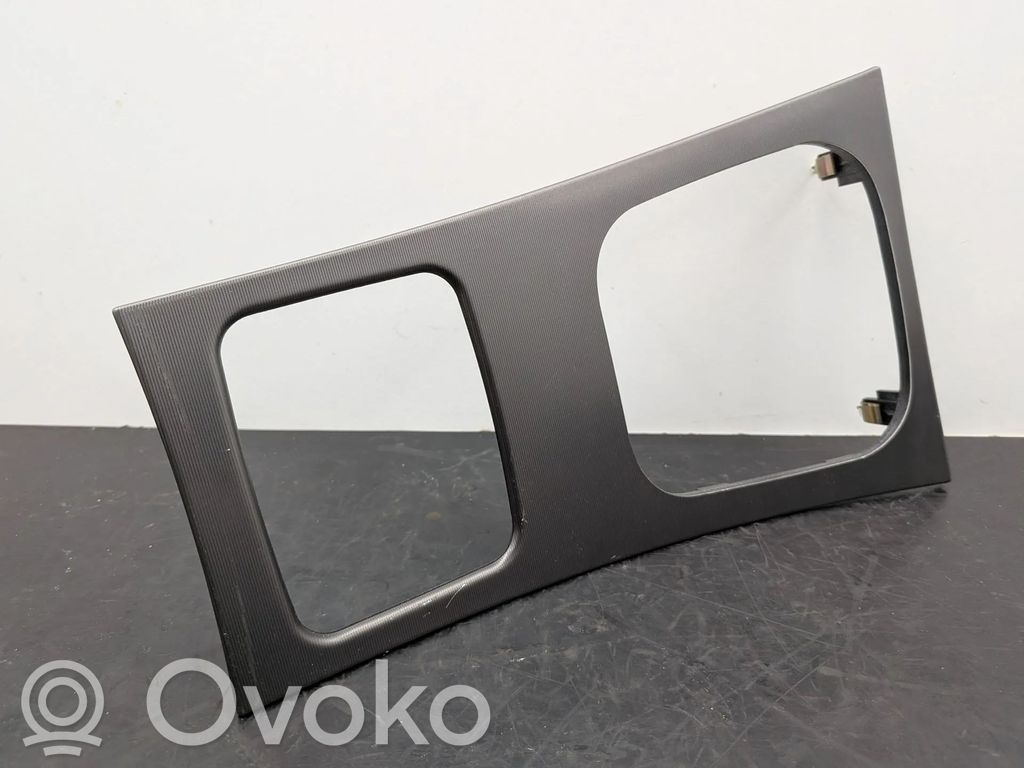 Mercedes-Benz C W203 Ramka drążka zmiany biegów 