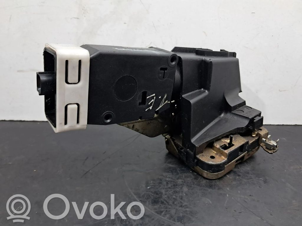 Cerradura de puerta trasera   MR911785