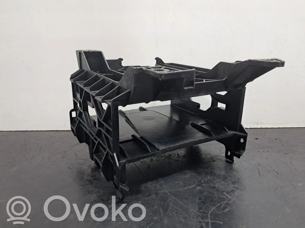 Holder (bracket)   8T0907368A