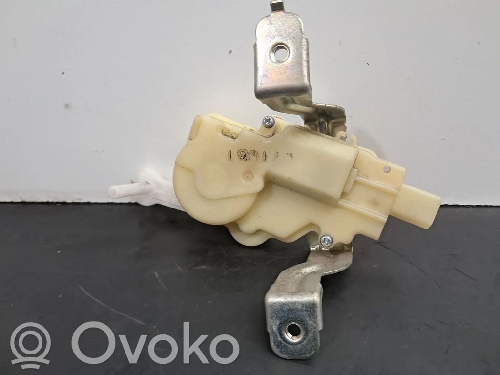 Toyota Yaris Loading door lock 
