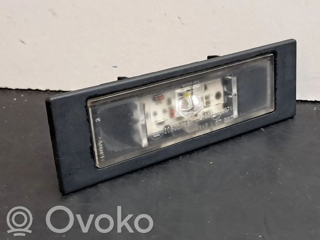 BMW 1 F20 F21 Lampa oświetlenia tylnej tablicy rejestracyjnej 