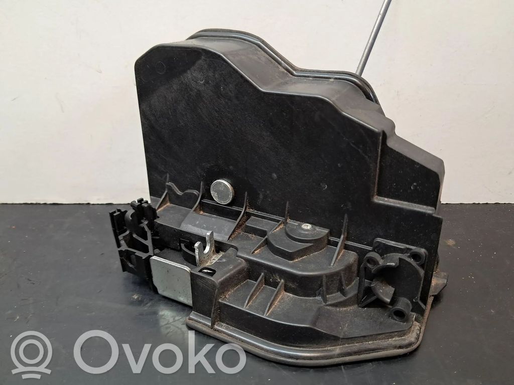 BMW 1 F20 F21 Zamek drzwi tylnych 
