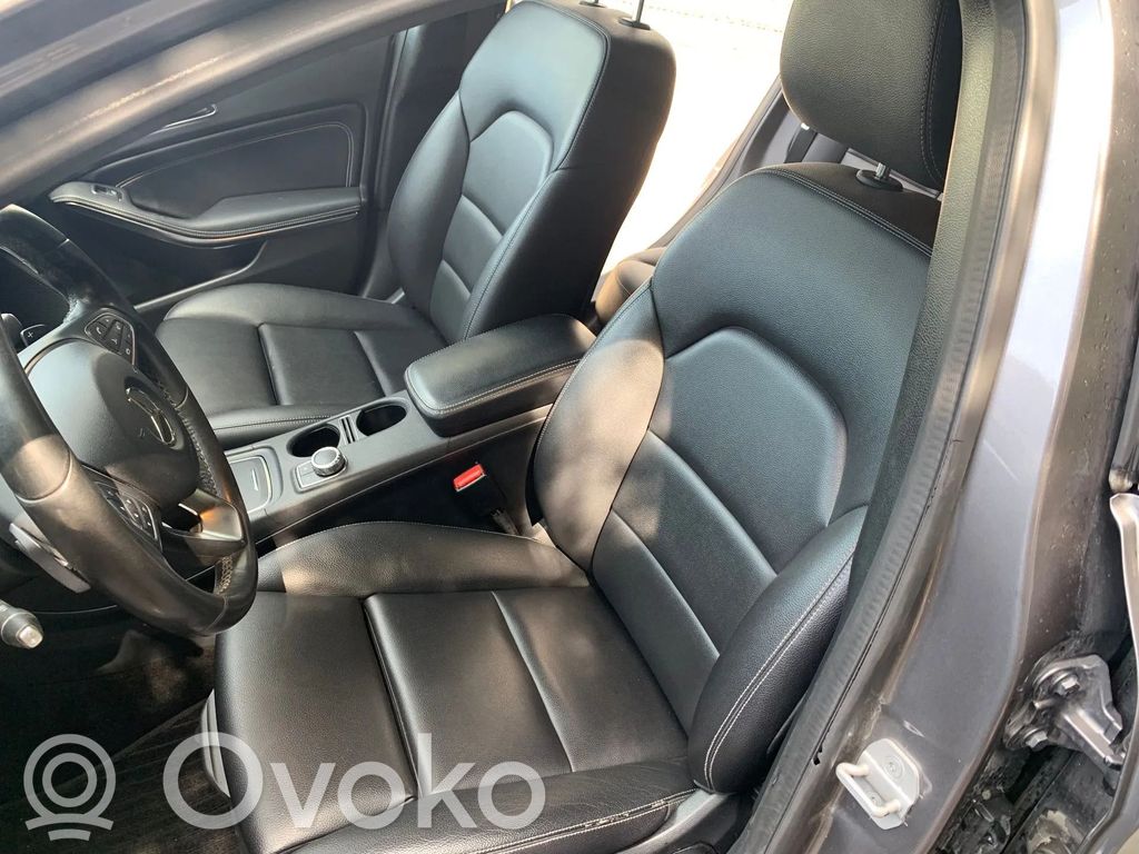 Mercedes-Benz A W176 Set scaune 