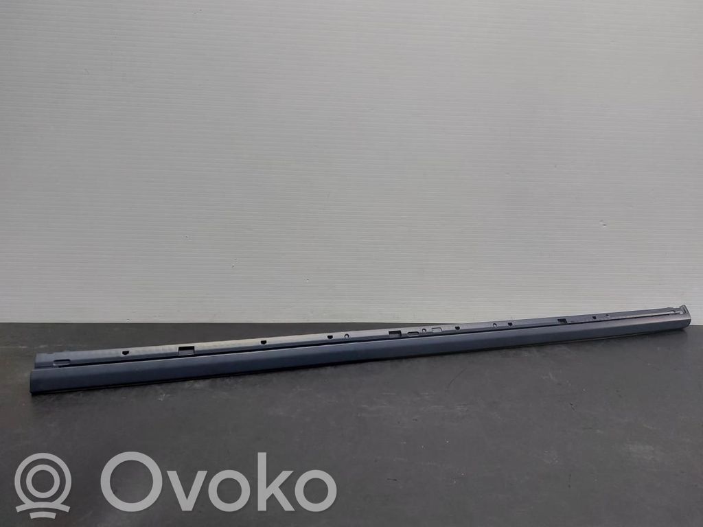 Volkswagen PASSAT B7 Moulure de porte avant