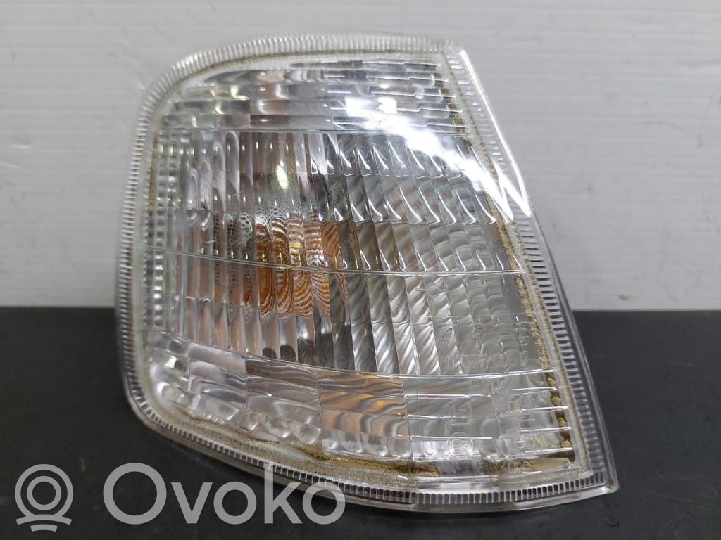 Peugeot 405 Blinker vorne Stoßstange 