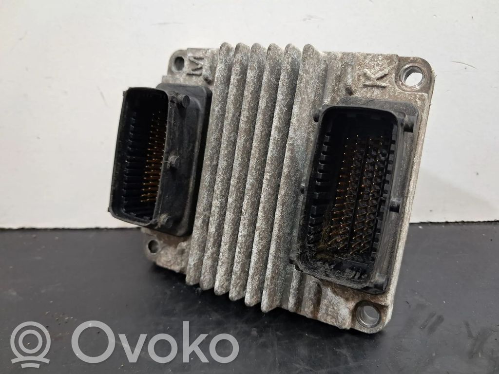 Opel Combo C Engine control unit/module 