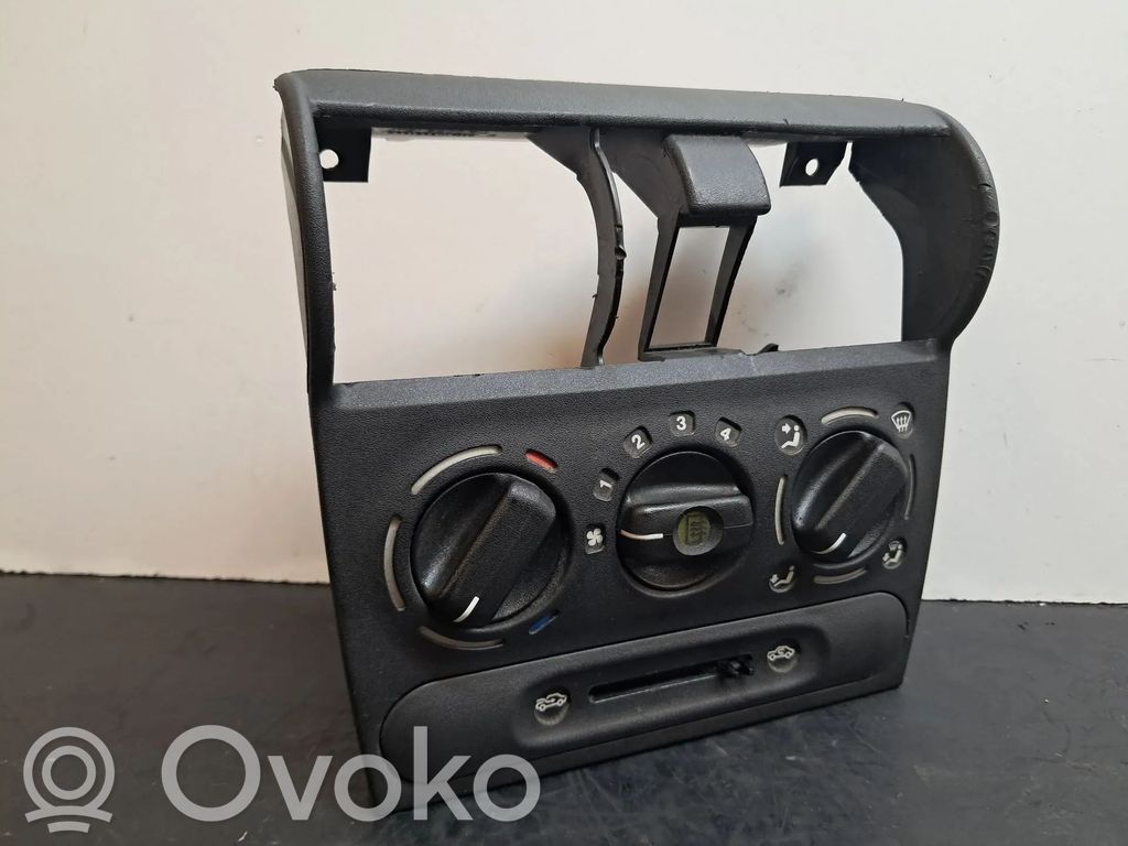Opel Corsa B Oro kondicionieriaus/ klimato/ pečiuko valdymo blokas (salone) 