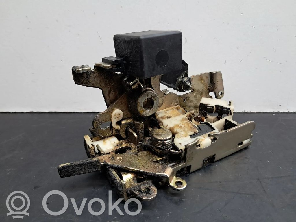 Mercedes-Benz Sprinter W901 W902 W903 W904 Încuietoare ușă față 