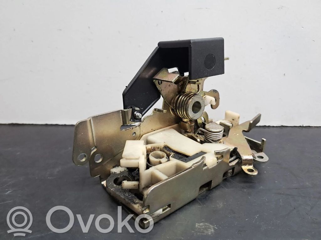 Mercedes-Benz Sprinter W901 W902 W903 W904 Serratura portiera anteriore