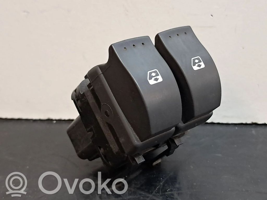 Interruptor del elevalunas eléctrico   8200315034