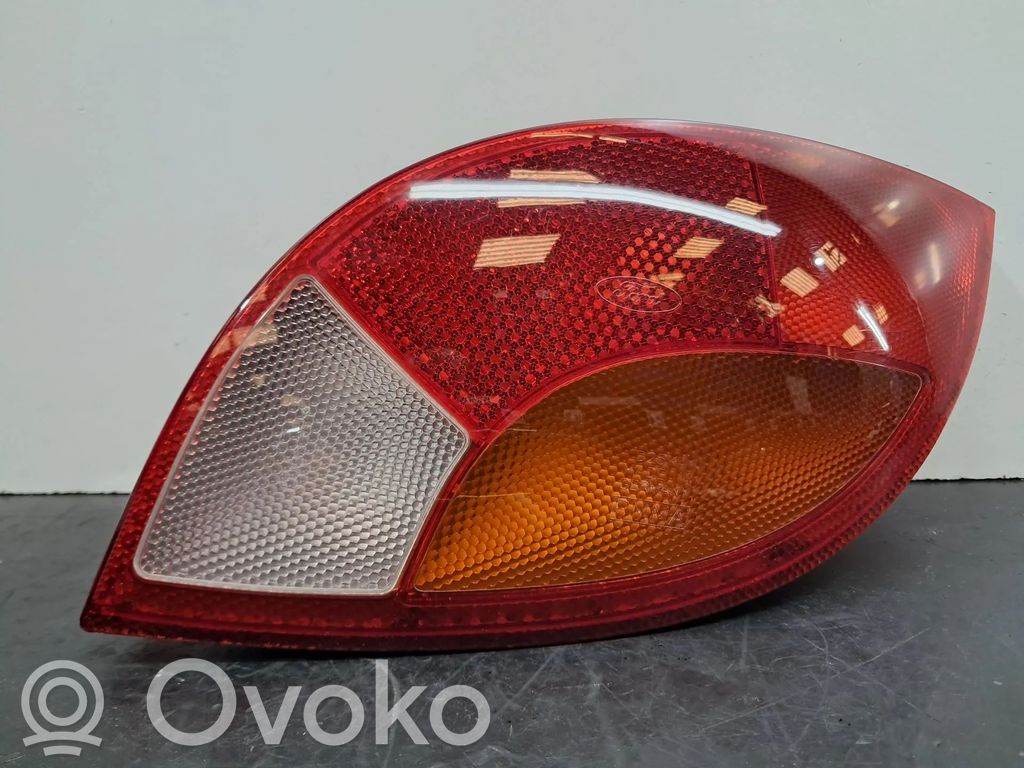 Luz trasera/de freno   97KG13A602