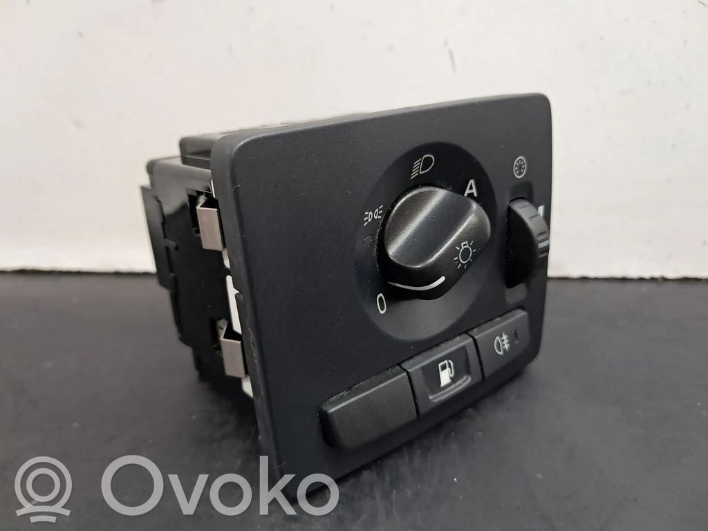 Light switch   31318936