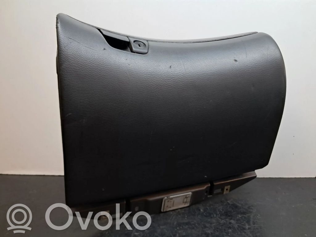 Boite à gants   8650374