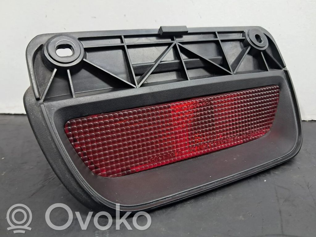 Honda CR-V Third/center stoplight 