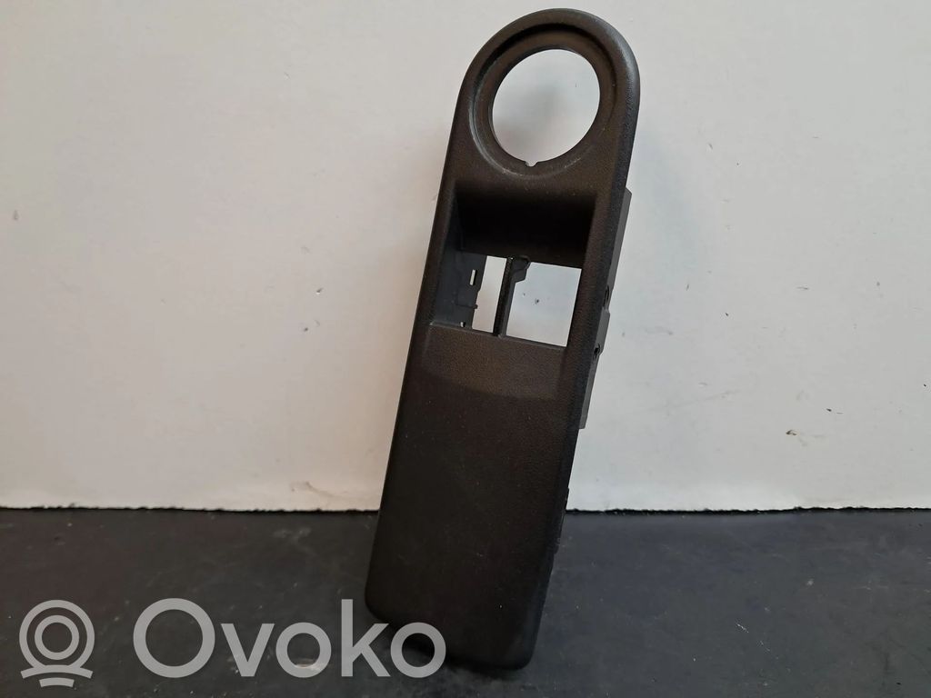 Otros repuestos del interior   809611667R