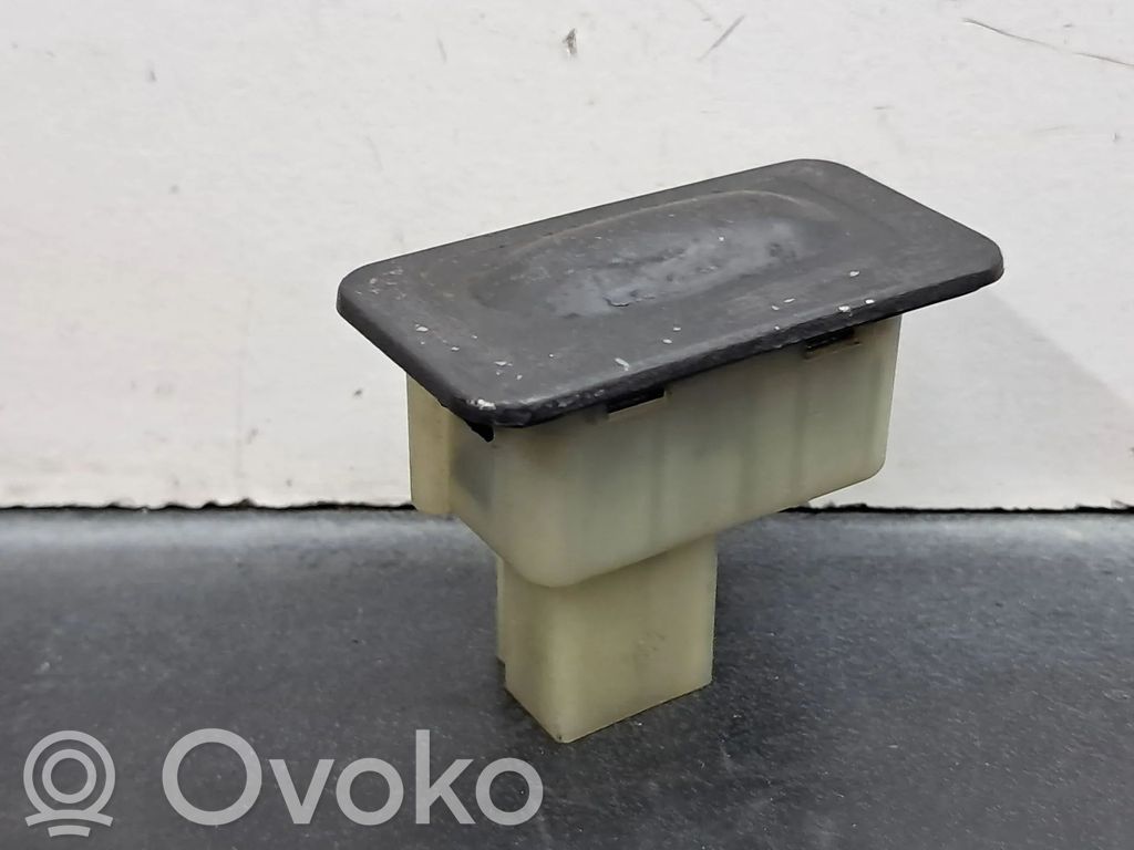 Multifunctional control switch/knob   8200000900
