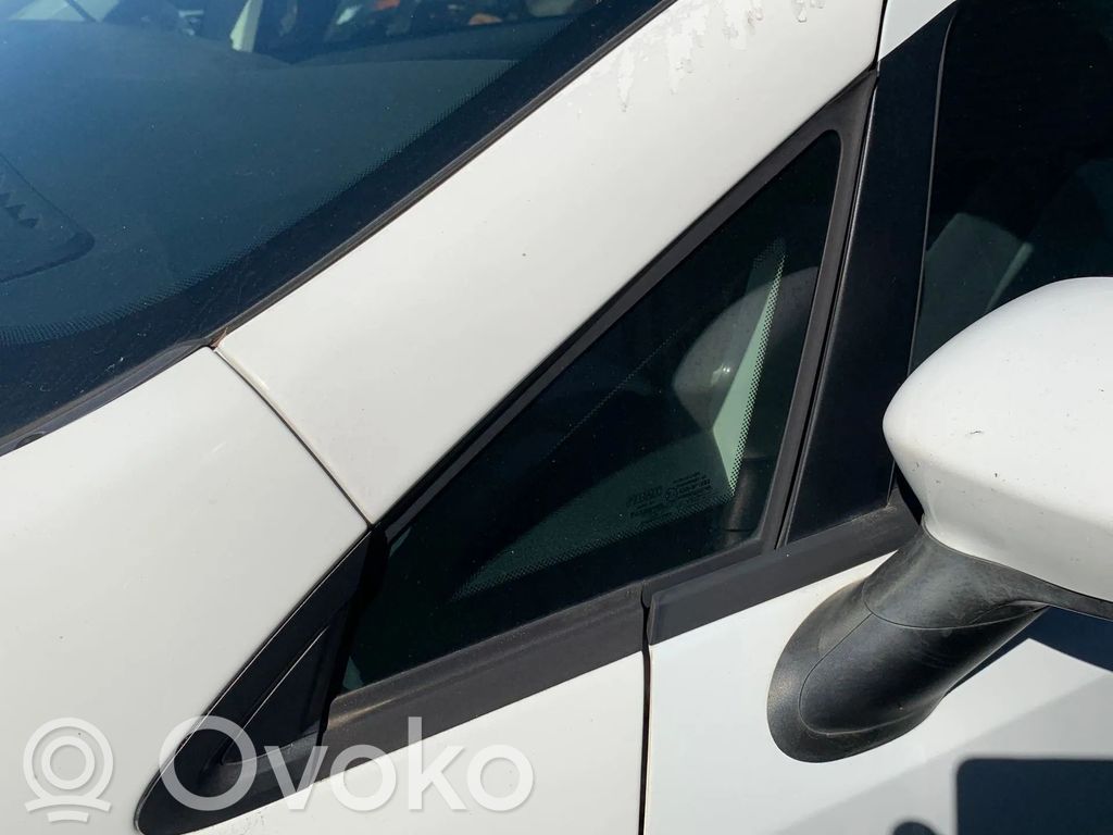 Fiat Grande Punto Finestrino/vetro triangolo anteriore 