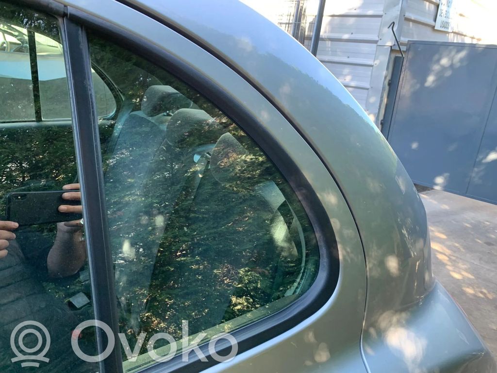 Nissan Micra Geam lateral spate 