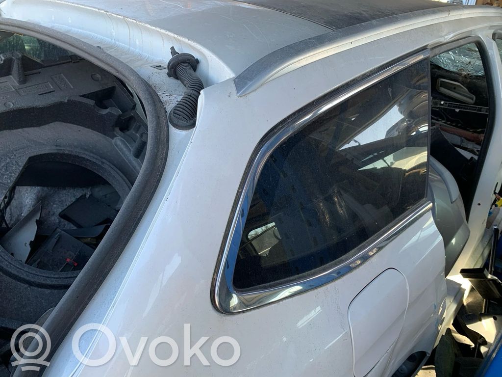 Peugeot 308 Заднее боковое стекло кузова