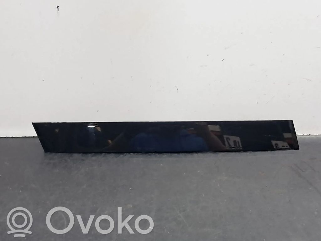 Listwa drzwi tylnych   822340011R