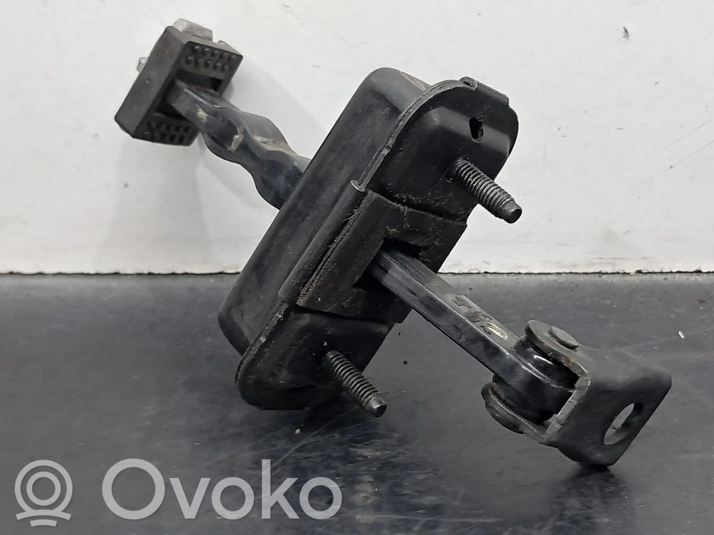 Peugeot 208 I Takaoven pidätin 