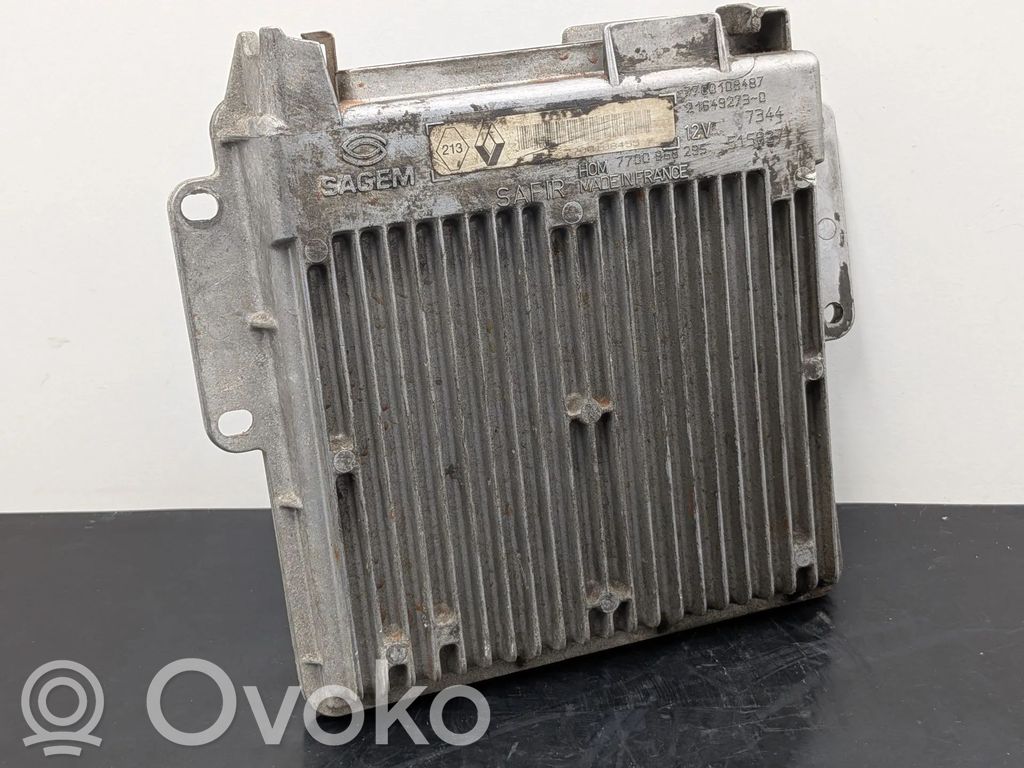 Renault Clio I Engine control unit/module 