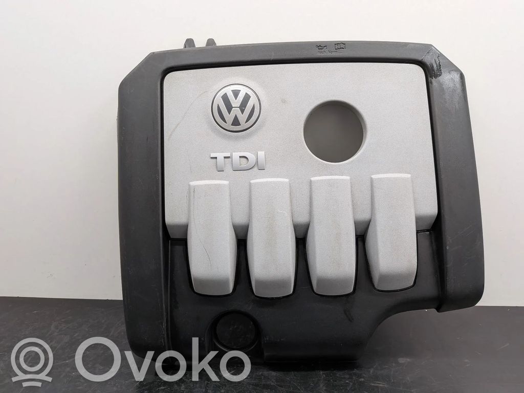 Volkswagen PASSAT B6 Capac protecție motor 