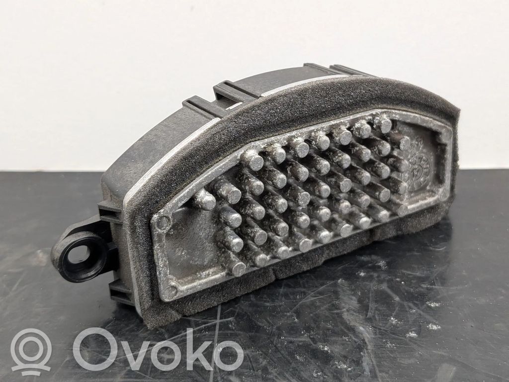 BMW 2 F46 Przekaźnik dmuchawy 