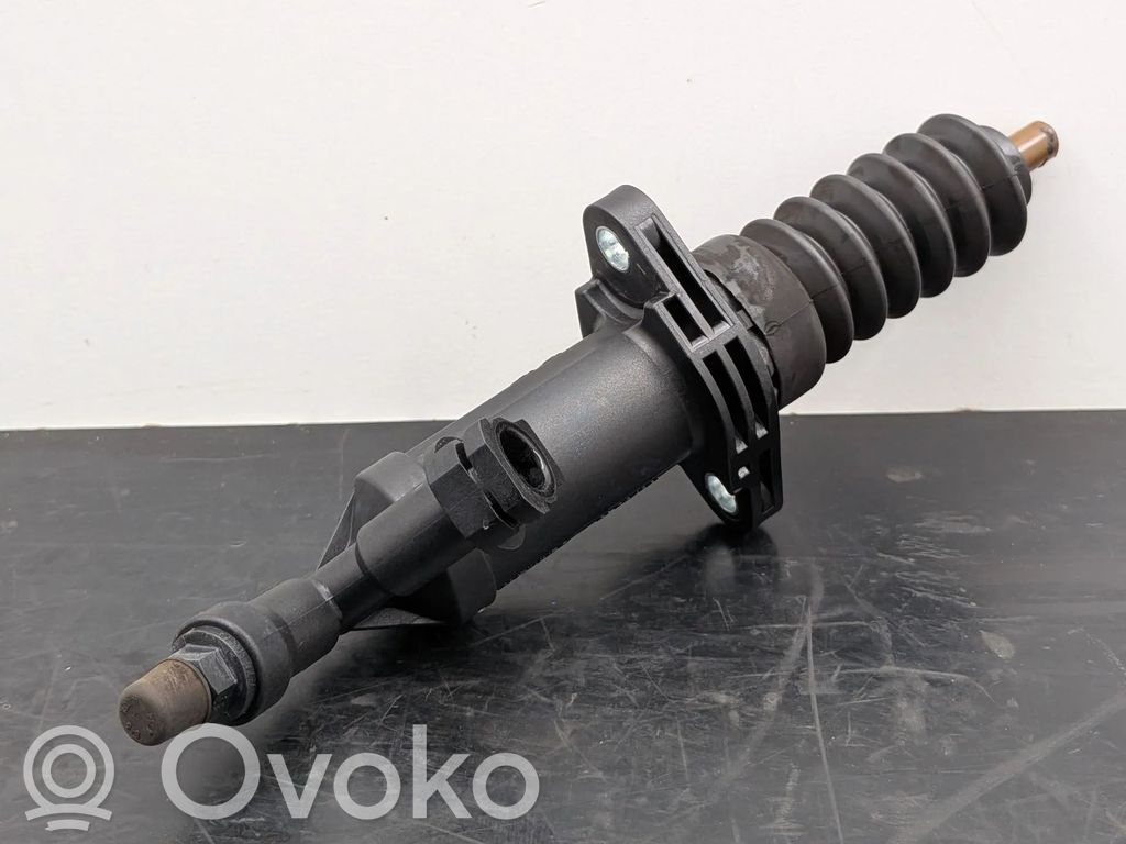 BMW 3 F30 F35 F31 Maître-cylindre d'embrayage