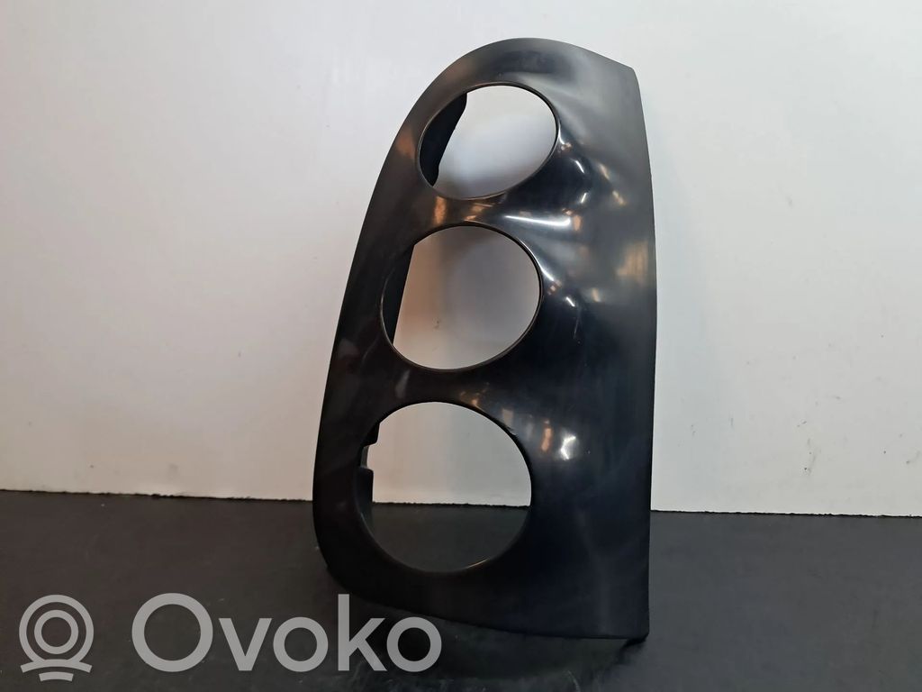 Moldura de la luz trasera   0001960V002