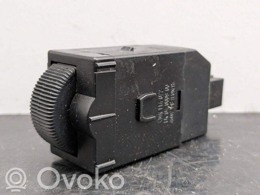 Light switch   MR114072