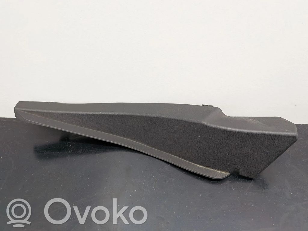 Windshield trim   GBEF51PC1