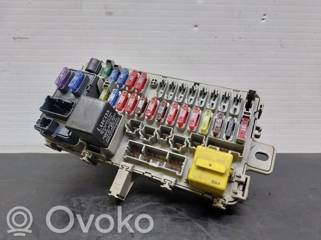 SAM vadības bloks   YWC104500,52010268D,YQE102720